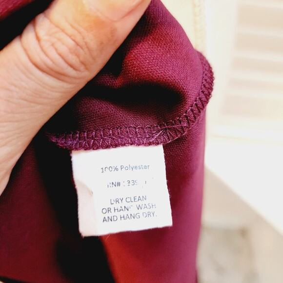 SHOW ME YOUR MUMU SHORT SLEEVE CRANBURY/PURPLE PAISLEY SIZE MED - Picture 4 of 7